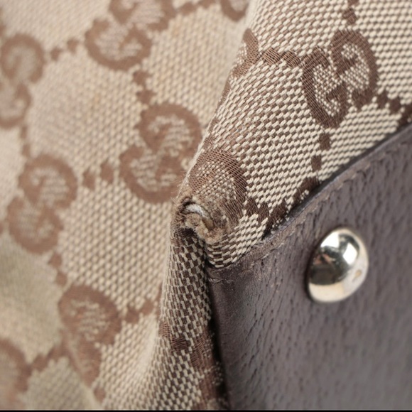 Small Brown Gucci Abby Tote in GG Supreme Canvas - Picture 12 of 16